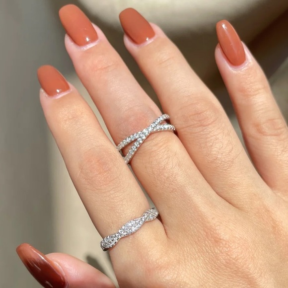 NEW Sterling Silver Criss Cross Ring - Picture 2 of 4